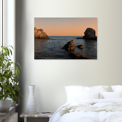 Romantische Bucht am Meer in Orange - Premium Poster