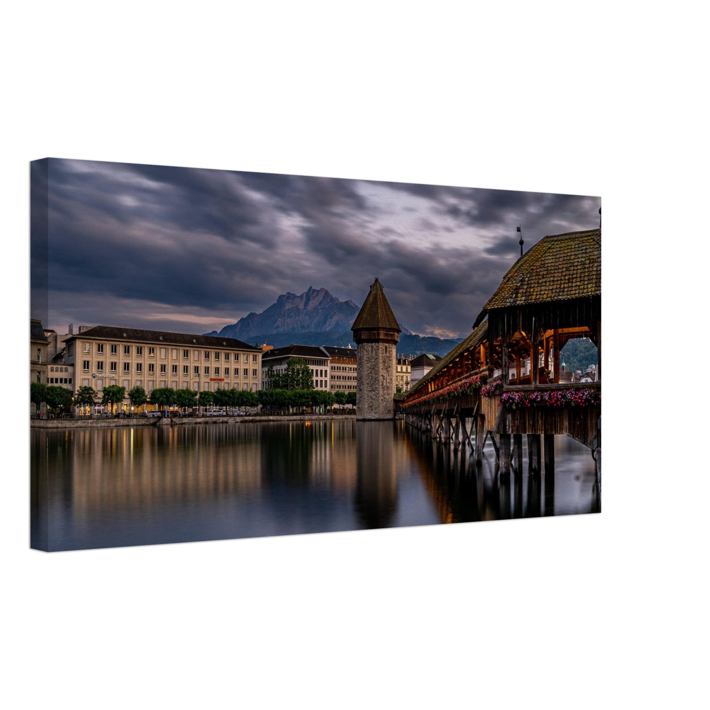 Kapellbrücke Luzern mit Pilatus am Abend auf Leinwand