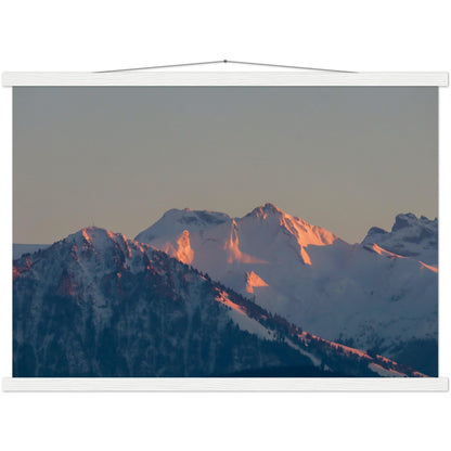 Alpengipfel in Abendrot: Buochserhorn und Brisen Premium Poster aus mattem Papier in Museumsqualität mit Holzleisten